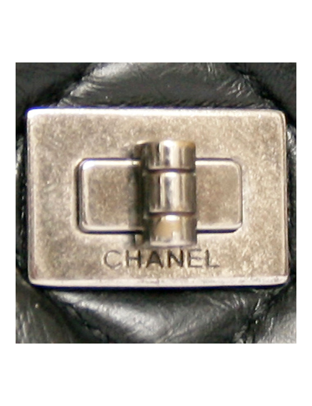 Mini sac CHANEL matelassé noir