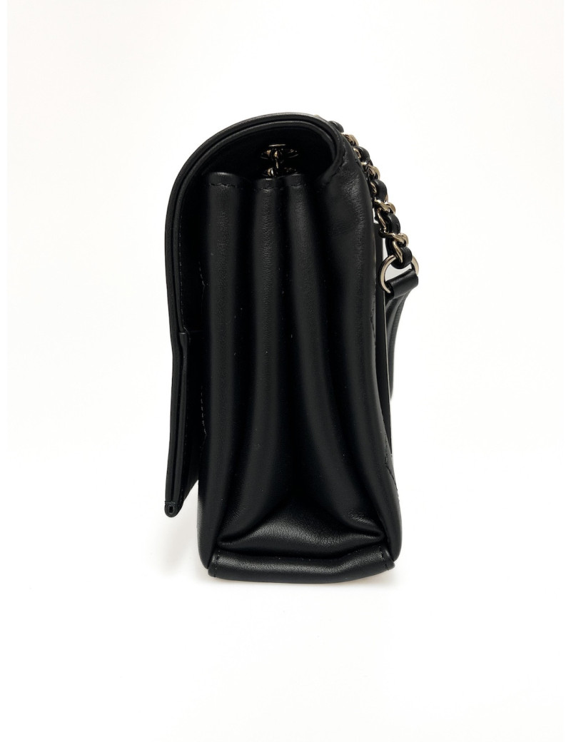 Sac CHANEL à rabat cuir noir