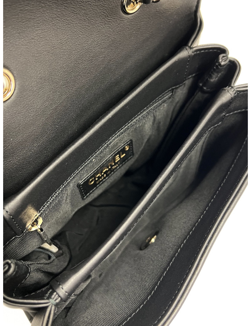 Sac CHANEL à rabat cuir noir