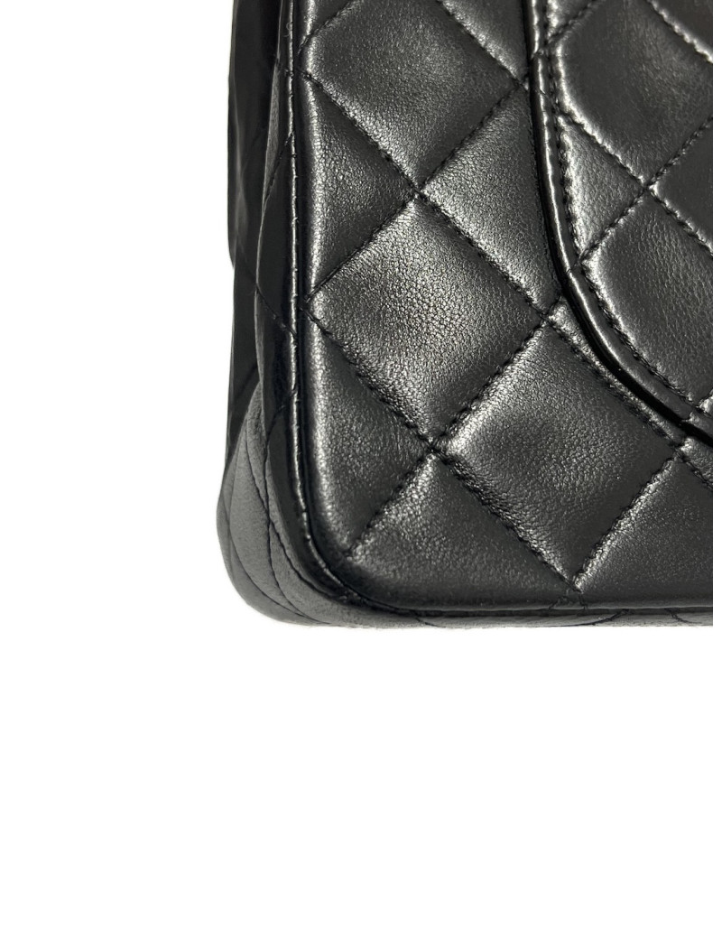 Sac timeless 23 Chanel noir : livré dans sa boîte Chanel d'origine