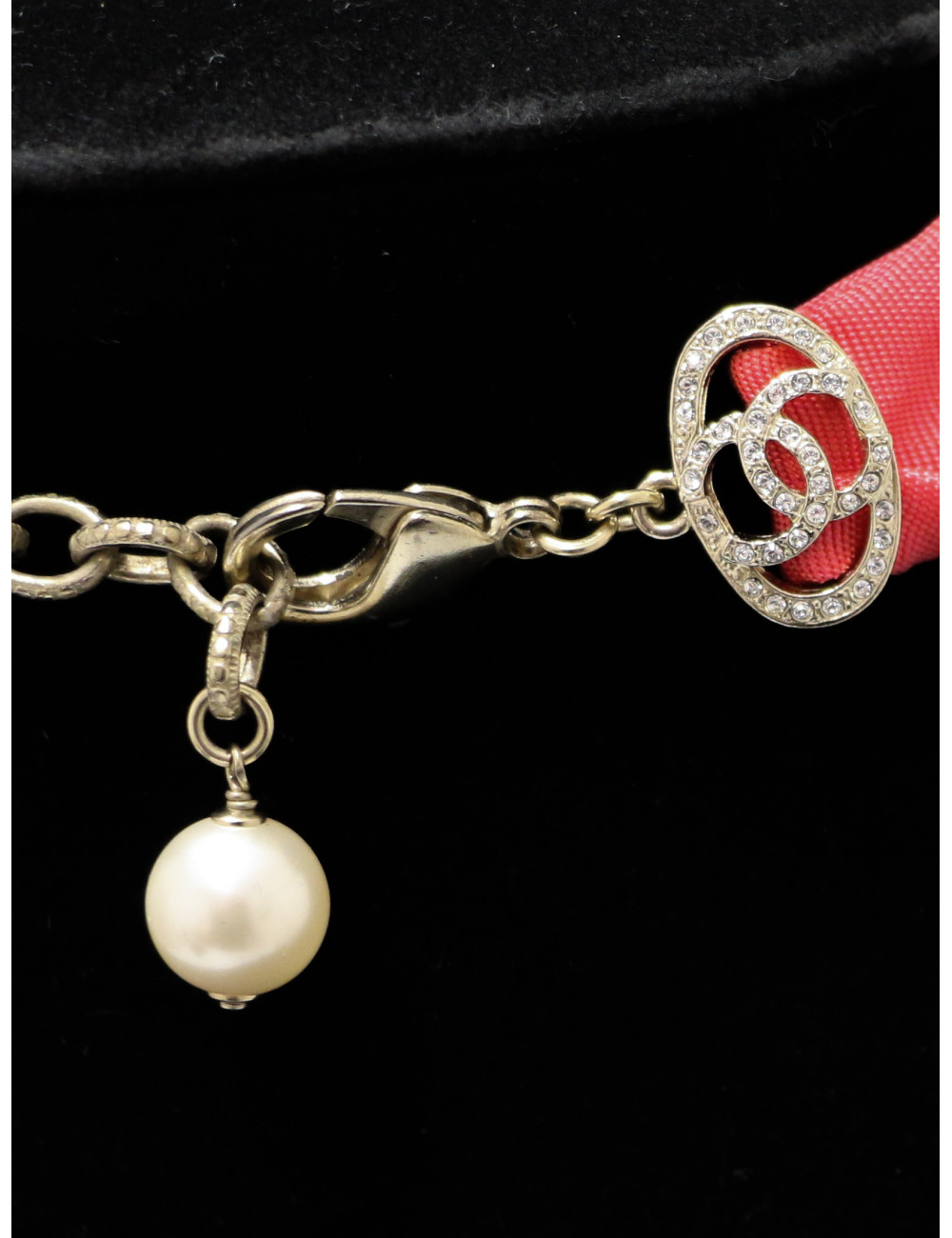 Collier CHANEL noeud satin métal doré strass