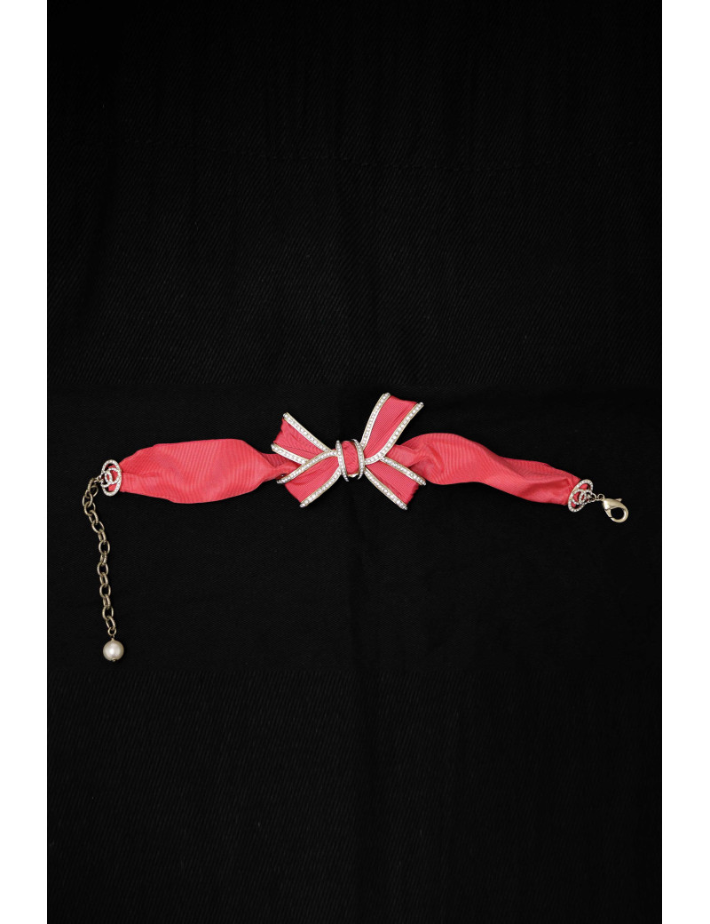 Collier CHANEL noeud satin métal doré strass