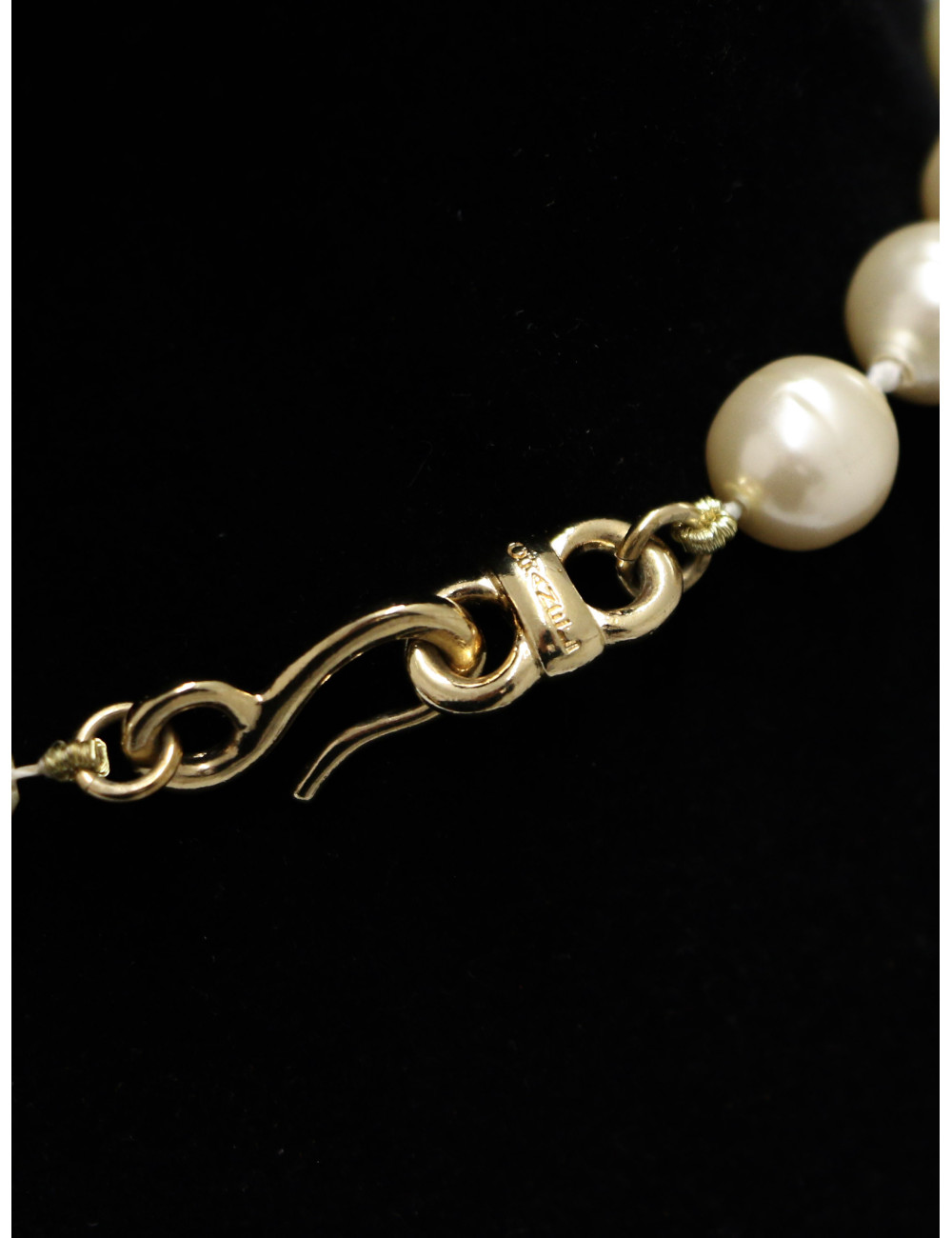 Ras de cou vintage CHANEL pâte de verre camélia et perles