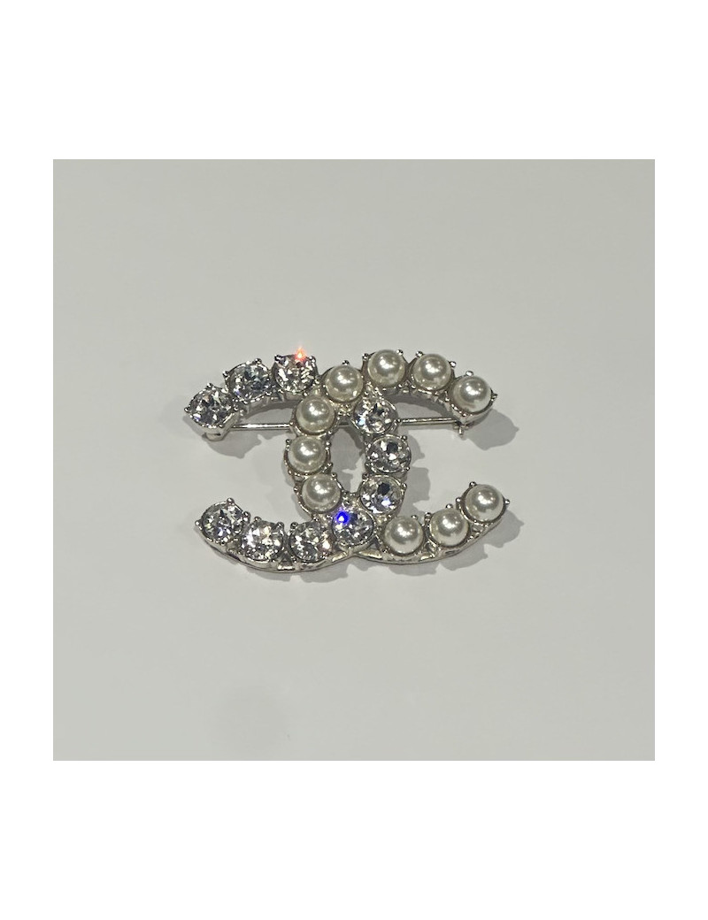 Broche CHANEL CC perles et strass