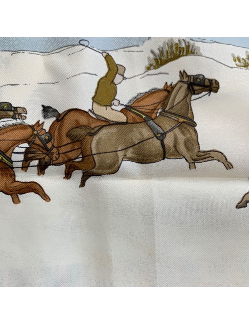 Carré HERMES L'hiver en Poste bord rouge