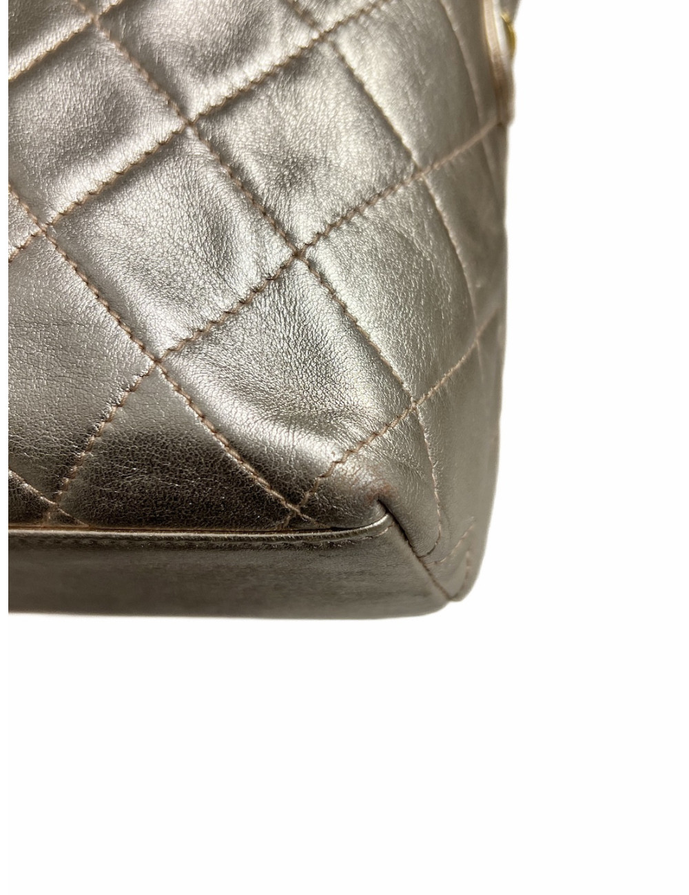 Sac doré CHANEL matelassé