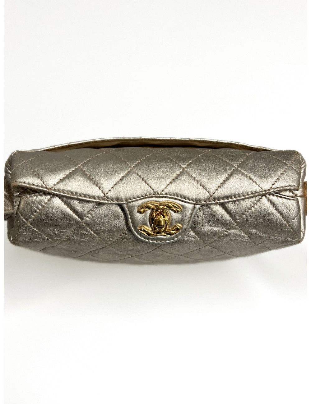 Sac doré CHANEL matelassé