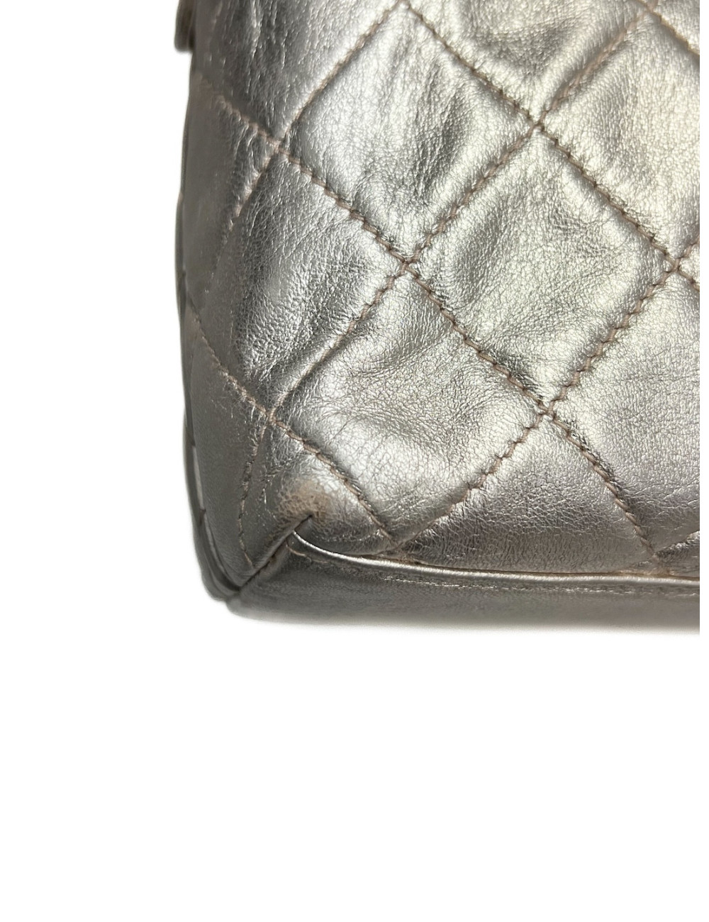 Sac doré CHANEL matelassé