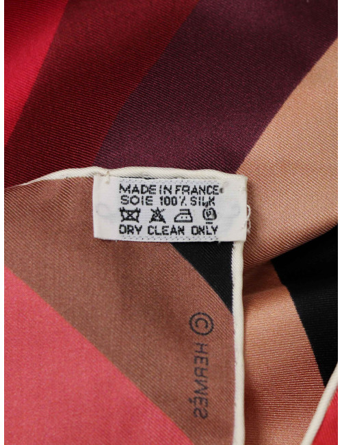 Châle HERMES "Marcelina" en soie twill plume