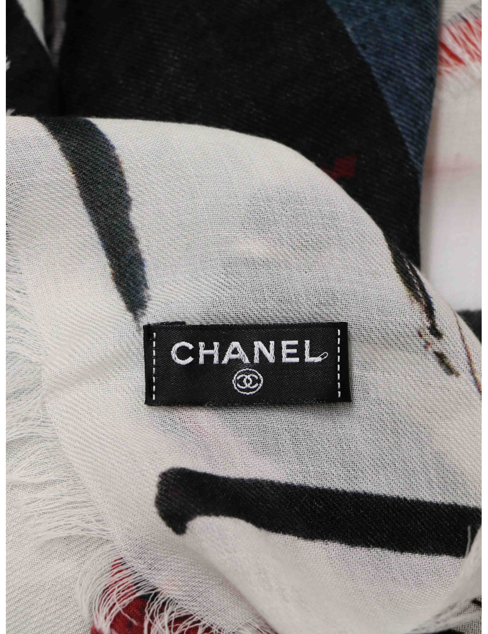 Châle Chanel en cachemire Tweed 2023 issu de la collection Cruise 2023