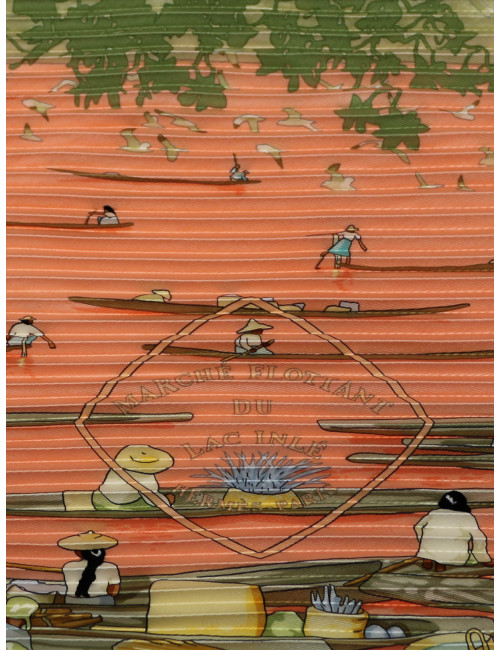 Plissé Hermès Marché flottant du lac Inlé par Dimitri Rybaltchenko