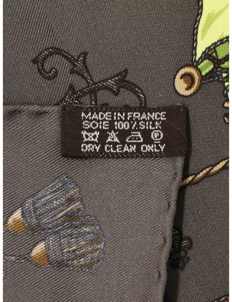 Gavroche 45 en soie Hermès Vue du Carrosse de La Galère Réale