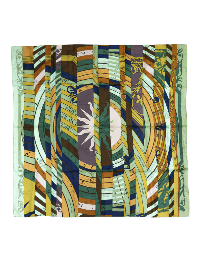 Géant carré Hermès Astrologie disponible cliquez ici pour le découvrir