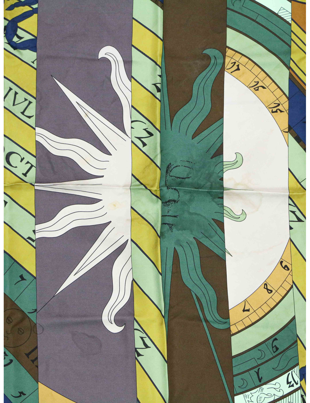 Géant carré Hermès Astrologie disponible cliquez ici pour le découvrir