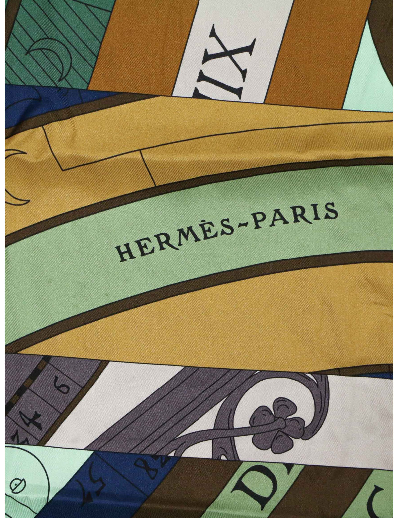 Géant carré Hermès Astrologie disponible cliquez ici pour le découvrir