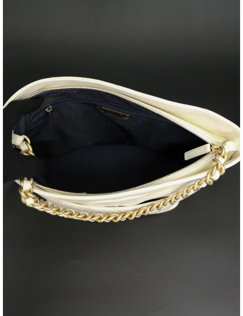 Sac Hobo CHANEL cuir de veau froisé