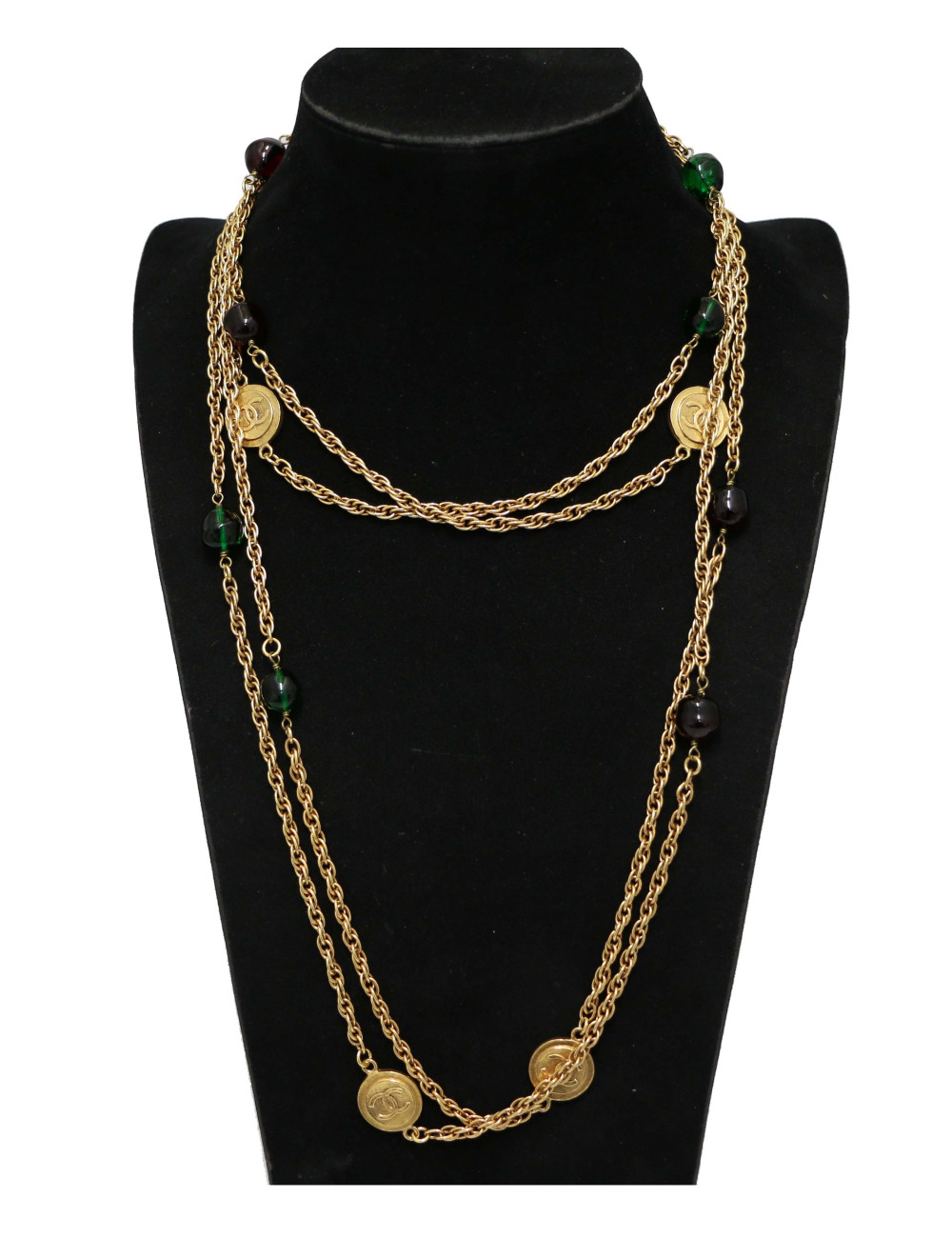 Long sautoir vintage CHANEL pièces CC et pâte de verre rubis et emeurode