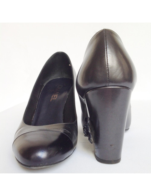 Escarpins CHANEL  T39.5 bicolores