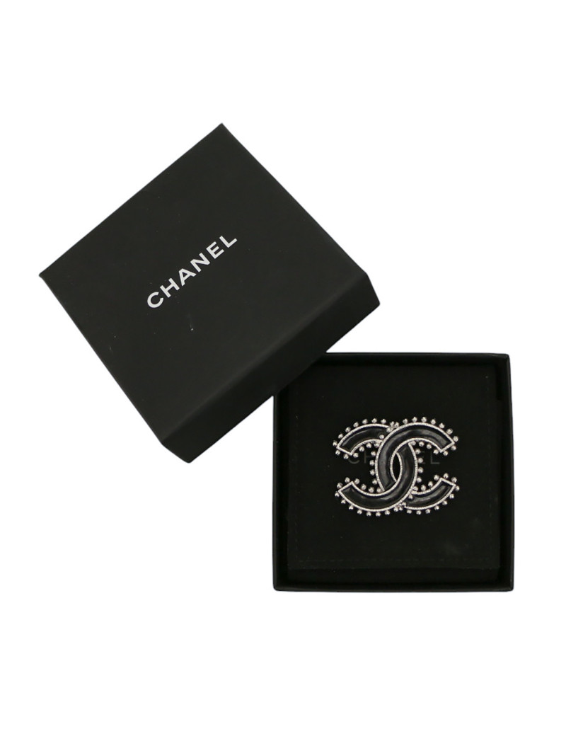 Broche CHANEL CC émail noir et argent