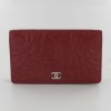 Wallet CHANEL leather embossed camellias carmine red
