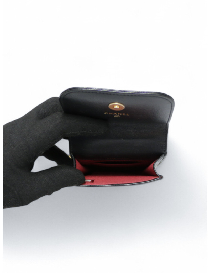 Sac téléphone Chanel cuir caviar issu de la collection 19 disponible