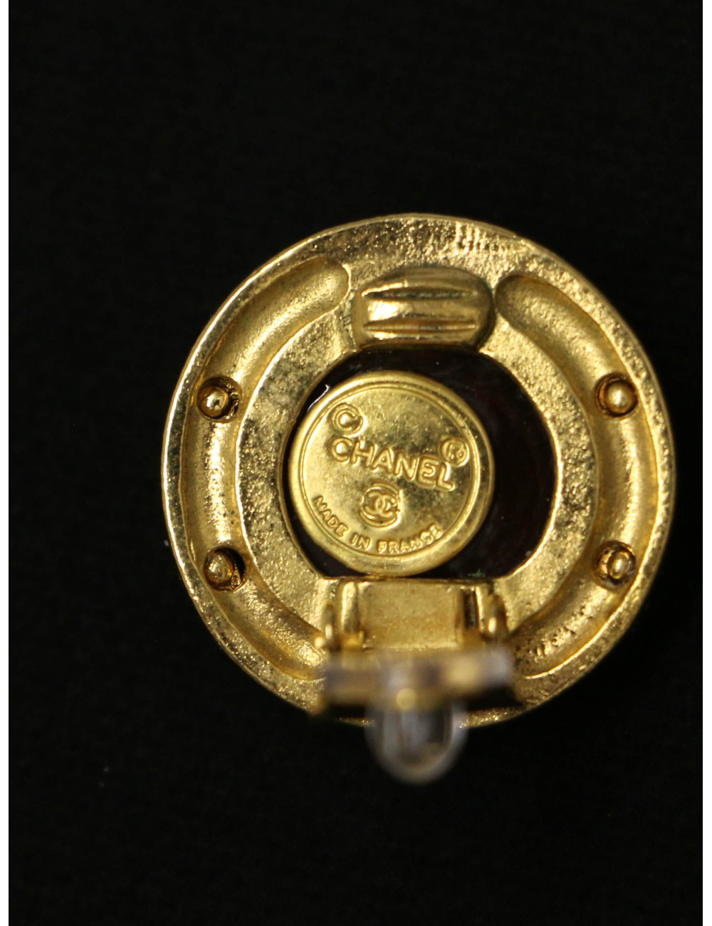 Clips CHANEL coeur pâte de verre et CC