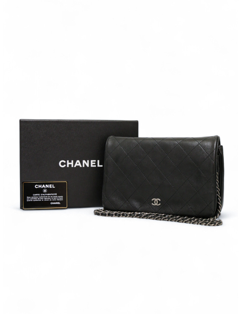 Petit sac CHANEL enveloppe cuir