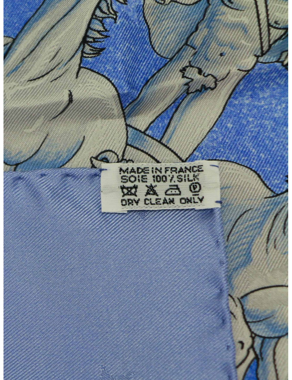 Carré Hermès Cosmos soie bleue : occasion certifiée authentique