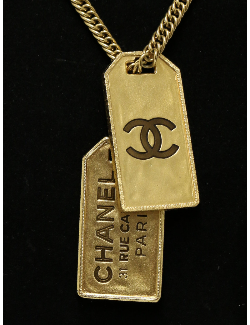 Collier CHANEL plaque CC doré