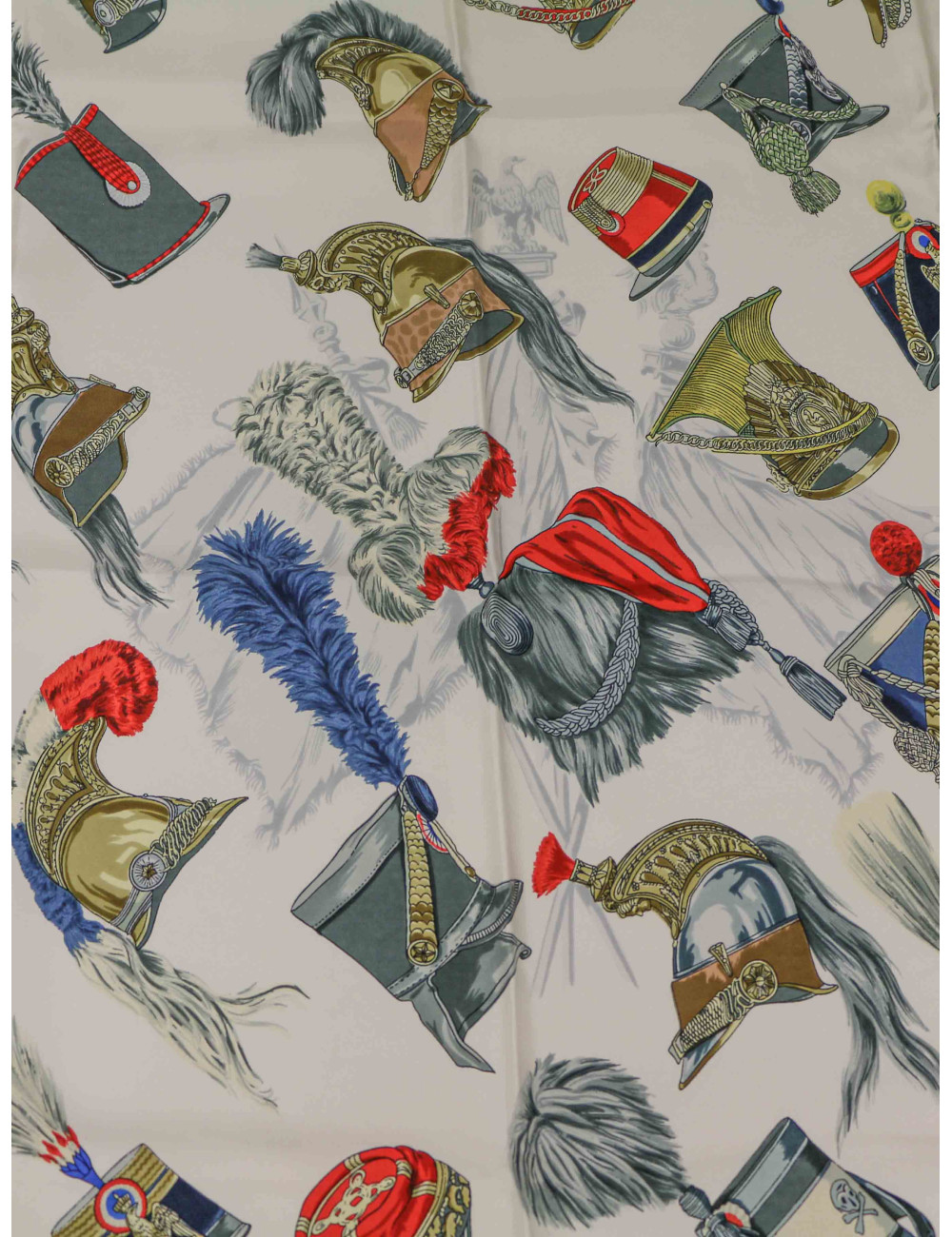 Carré HERMES Coiffures militaires