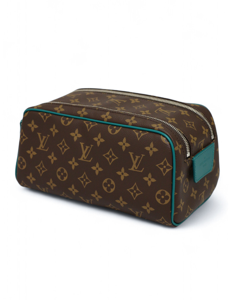 Trousse de toilette Dopp Kit LOUIS VUITTON Monogram