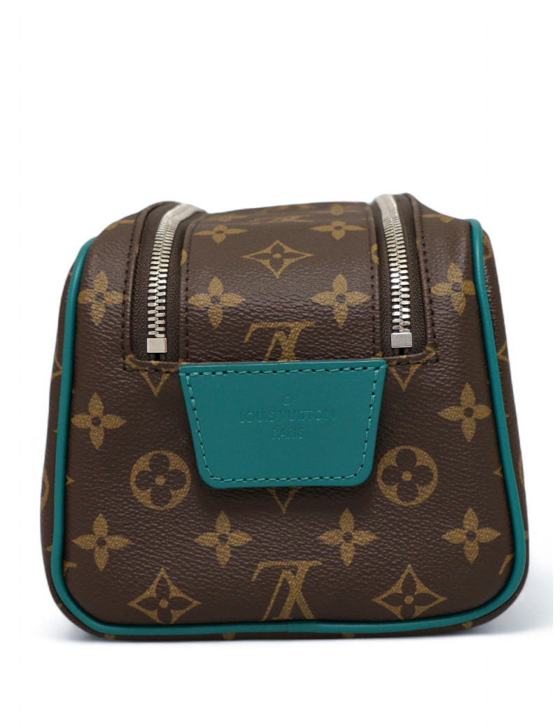Trousse de toilette Dopp Kit LOUIS VUITTON Monogram