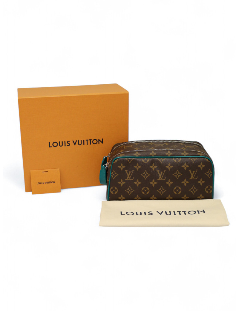 Trousse de toilette Dopp Kit LOUIS VUITTON Monogram