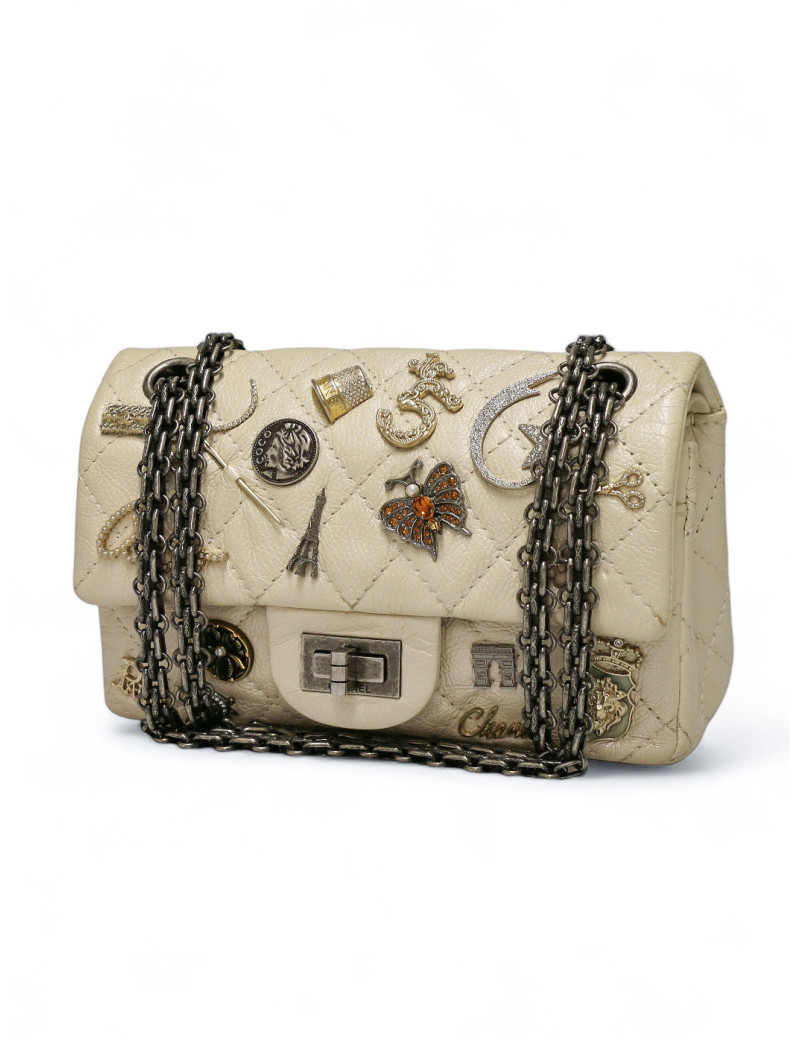 Small 2.55 beige charms