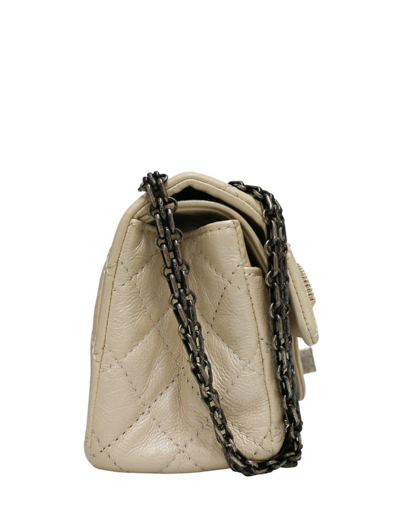 Small 2.55 beige charms