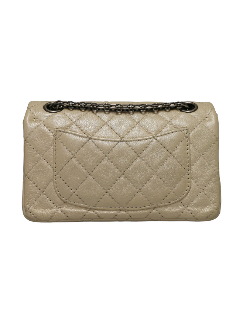 Small 2.55 beige charms