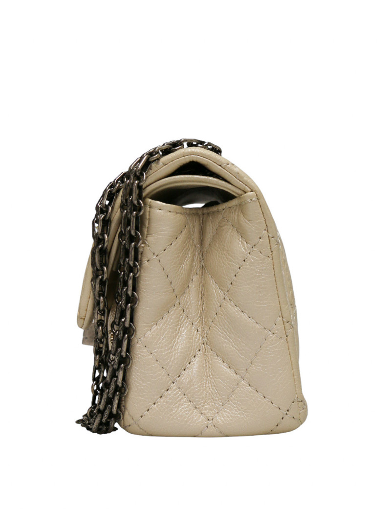 Small 2.55 beige charms