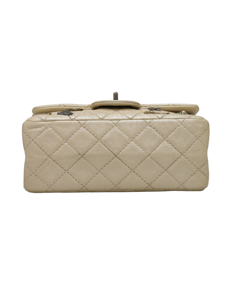 Small 2.55 beige charms