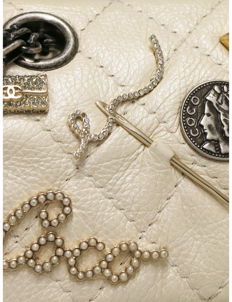 Small 2.55 beige charms