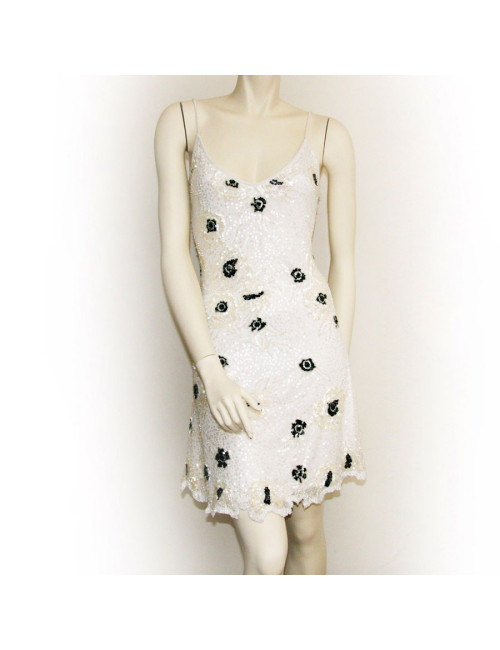 Robe de marque inconnu blanche avec sequins brodés