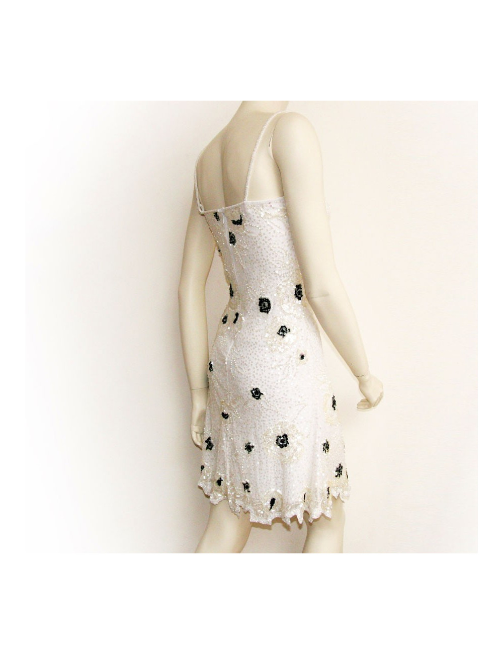 Robe de marque inconnu blanche avec sequins brodés