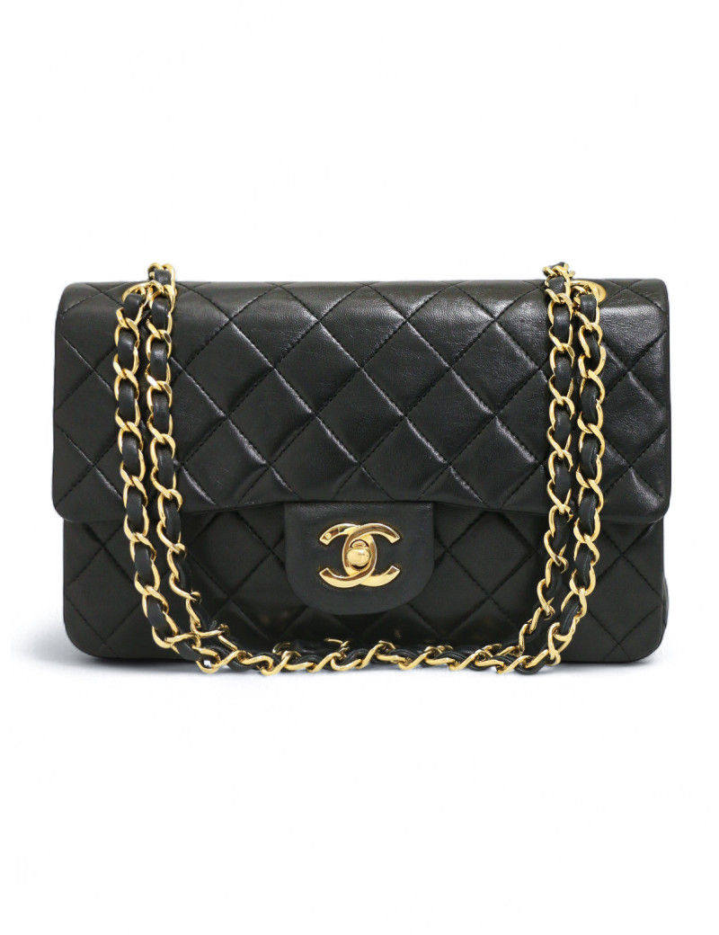 Timeless CHANEL cuir d'agneau noir