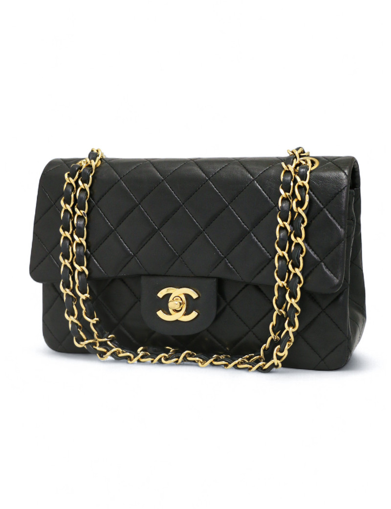 Timeless CHANEL cuir d'agneau noir