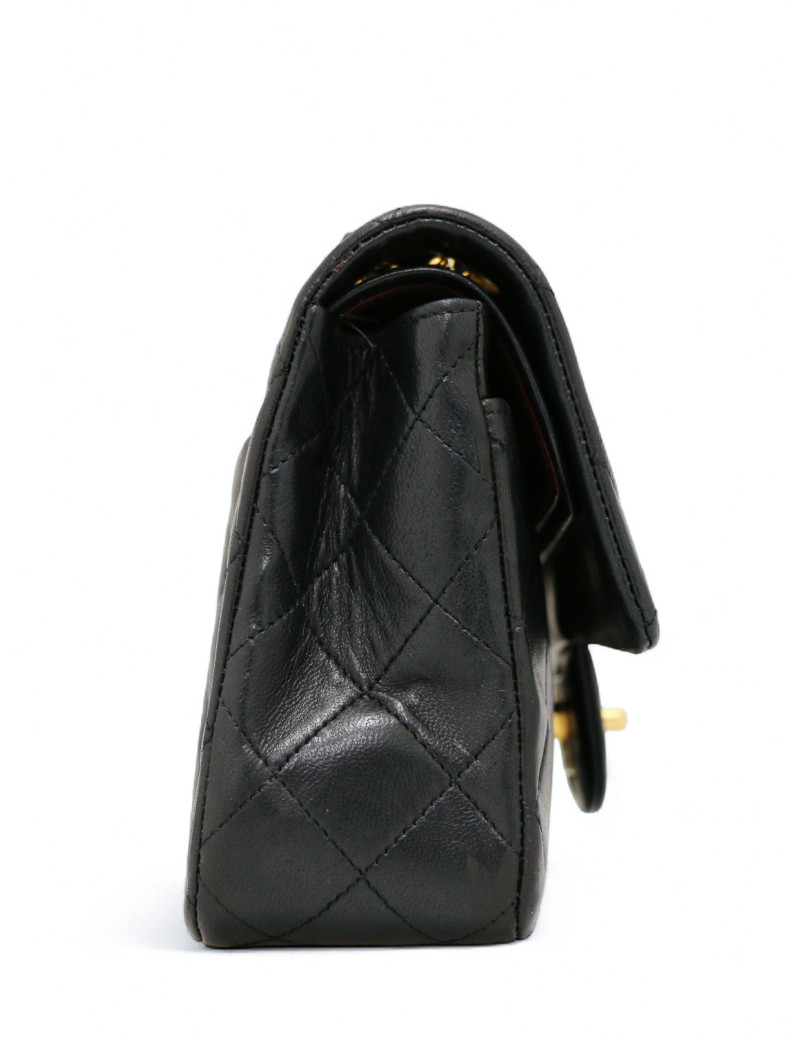 Timeless CHANEL cuir d'agneau noir