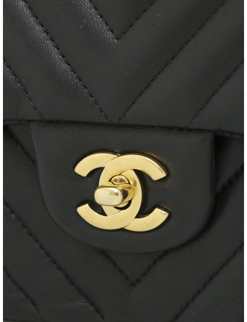 Sac classique double flap Chanel chevrons noir bijouterie dorée