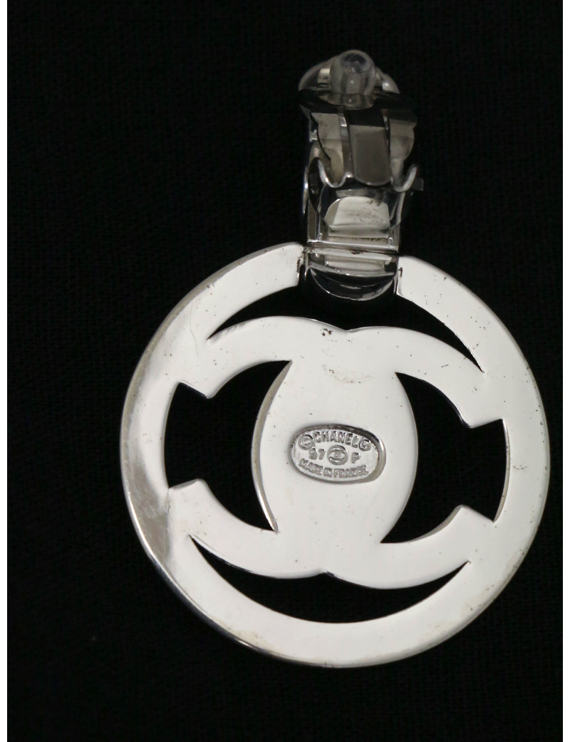 Boucles d'oreille CHANEL argentée 1997