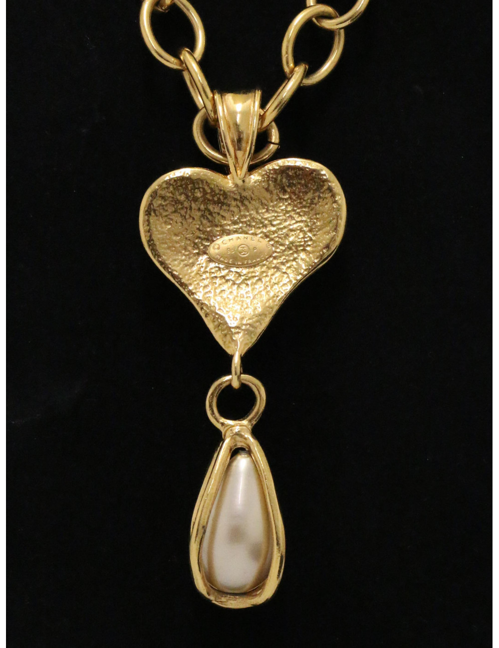 Collier Chanel pâte de verre et perles 1995 : certifié authentique