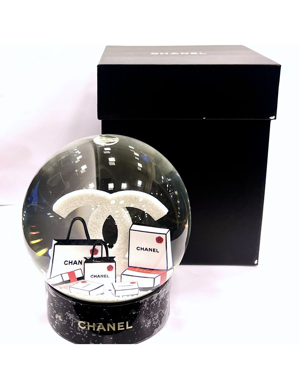 Boule a neige CC sacs blancs CHANEL