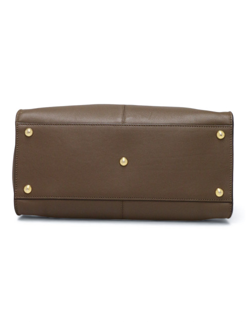 Peekaboo X-Lite Fendi en cuir taupe livré dans son dustbag Fendi.