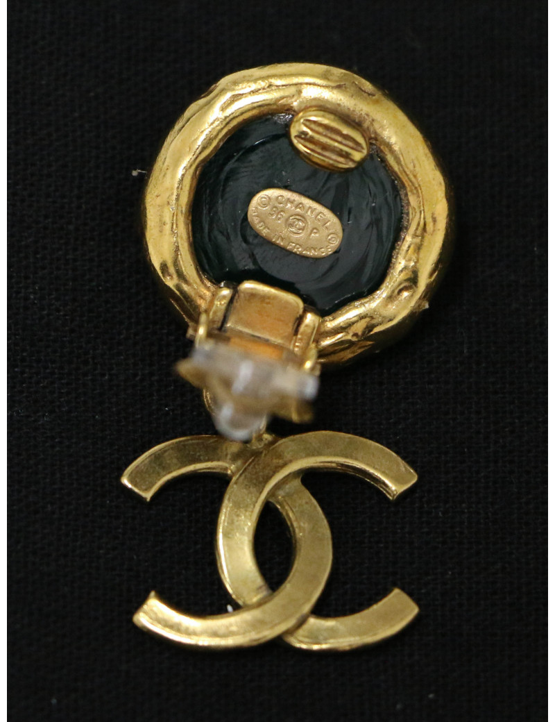 Boucles d'oreille pendantes pâte de verre CHANEL